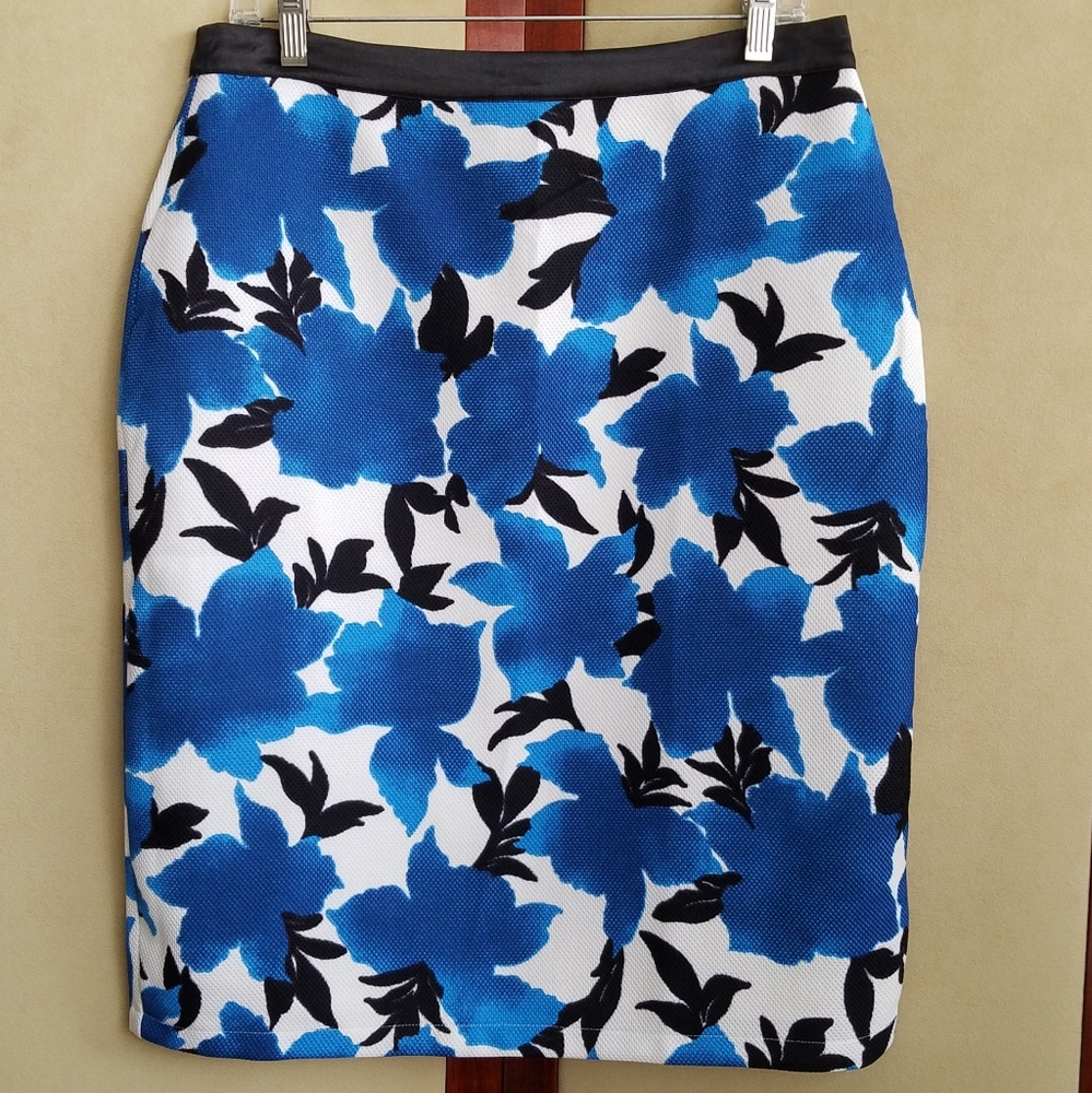 Mikarose Mesh Flpral Pencil Skirt  M